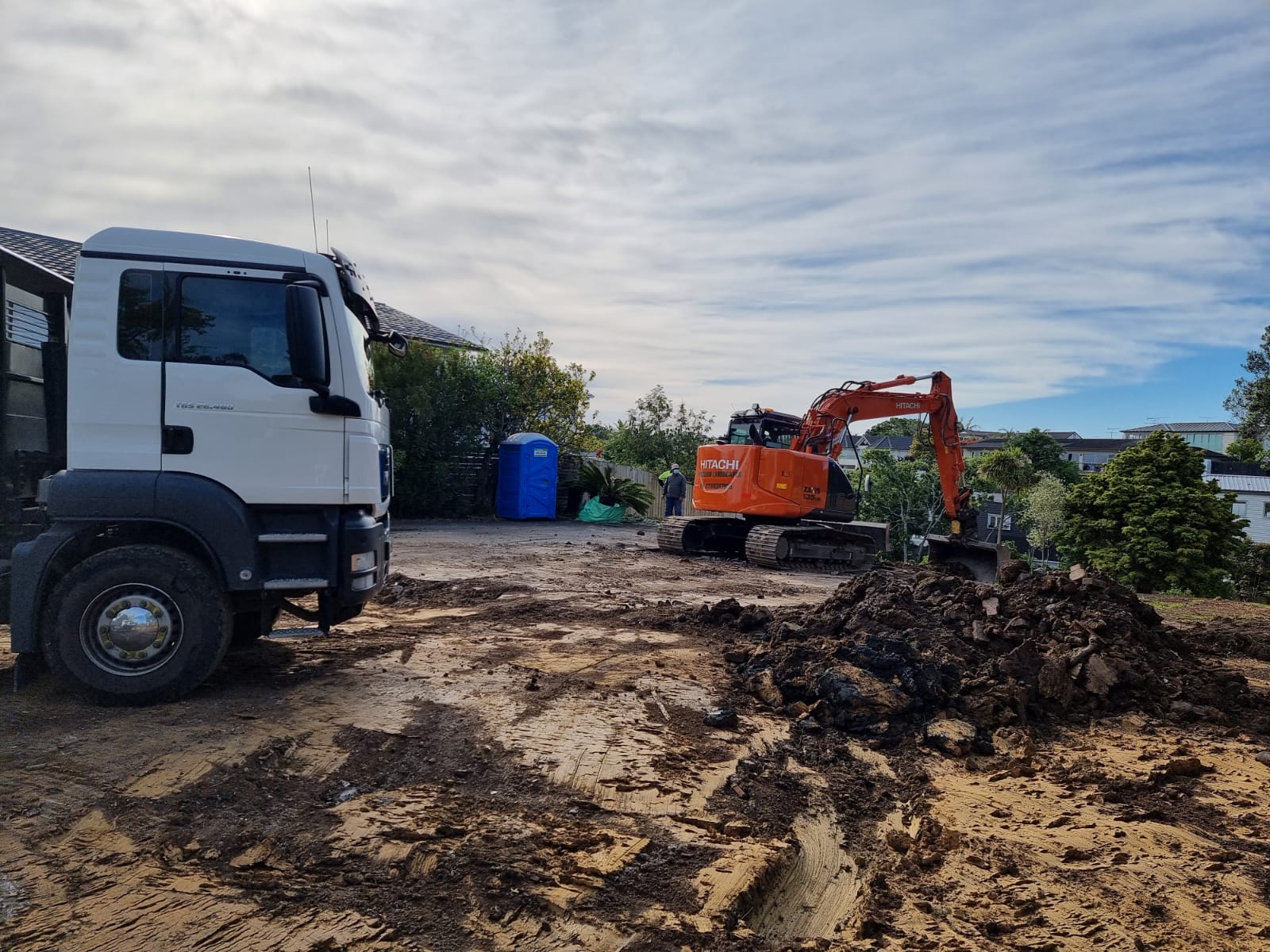 Precision Earth & Civil machinery on an Auckland project site